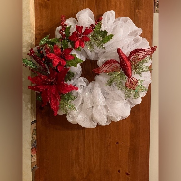 New Handmade White and Red Mesh Christmas Wreath with Bird 24” Diameter - Picture 1 of 4